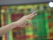 Phía sau khoảng lặng của giá có những cuộc chuyển giao hoặc thâu mua lớn