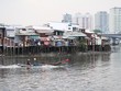 Chương trình di dời 20.000 hộ dân sống trên và, ven kênh rạch của TP.HCM bị "vỡ kế hoạch" do gặp nhiều vướng mắc (ảnh: Trọng Tín)