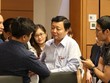  Bộ trưởng Bộ Tài nguyên và Môi trường Trần Hồng Hà trao đổi với báo chí bên hàng lang Quốc hội.
