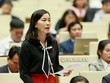 Đại biểu Nguyễn Thị Xuân (Đắc Lắk) phát biểu tại hội trường. 