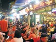 Phố Tạ Hiện - địa điểm vui chơi nhộn nhịp về đêm ở Hà Nội. Ảnh: Đức Thanh