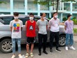 Bắt giữ các đối tượng nhập cảnh trái phép tại Lào Cai (Ảnh: Báo Nhân dân)