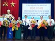 Bí thư Tỉnh ủy Quảng Nam Phan Việt Cường và Phó Chủ tịch Thường trực UBND tỉnh Huỳnh Khánh Toàn chúc mừng các cán bộ vừa được bổ nhiệm. Ảnh: baoquangnam.vn