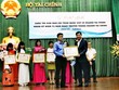 Ông Trần Duy Trinh, Trưởng ban Ban Kl99ok phiên bản mới, đại diện Báo Kl99ok phiên bản mới nhận Bằng khen của Bộ Kl991.com nạp rút nhanh.