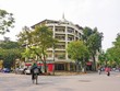Khách sạn trên lô đất 80 - Lý Thường Kiệt bị bỏ hoang từ nhiều năm nay. Ảnh: A.M