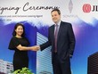 Đại diện hai đơn vị tại lễ ký kết hợp tác.