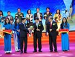 Ông Lê Văn Thanh, Tổng giám đốc CTCP Tôn mạ VNSteel Thăng Long nhận giải Thương hiệu quốc gia 2016. Ảnh Dũng Minh