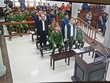 Phan Văn Anh Vũ và các bị cáo tại tòa (Ảnh chụp qua màn hình)