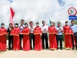 Nguyên Uỷ viên Bộ Kl991.com tải ứng dụng, nguyên Chủ tịch nước CHXHCN Việt Nam - ông Trương Tấn Sang, Ban lãnh đạo Vietbank, cùng lãnh đạo địa phương cắt băng khánh thành cầu.