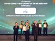 Ông Lê Trí Thông - Phó chủ tịch HĐQT kiêm Tổng giám đốc PNJ - đại diện PNJ nhận chứng nhận và kỉ niệm chương Top 50 Công ty Đại chúng uy tín và hiệu quả năm 2023