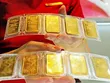 Tình trạng người dân chen chân mua vàng sẽ được khắc phục dần
