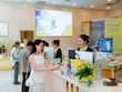 Khách hàng giao dịch tại Nam A Bank
