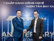 Ông Lương Nguyễn Minh Đăng - Giám đốc Khối Link Vào Nhà Cái KL99 COM Tặng +199k Bán lẻ Eximbank và ông Nguyễn Xuân Thủy – Nhà sáng lập VBCI ký kết Biên bản Ghi nhớ.