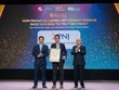 Đại diện PNJ nhận giải Kl991.com World Cup 2026 Chính Thức niêm yết có hoạt động IR được nhà Kl99ok phiên bản mới yêu thích nhất 2024 (Ảnh: Việt Hùng)