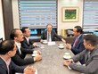 Cựu Tổng thống Lee Myung-bak bày tỏ sự quan tâm đến việc Kl99ok phiên bản mới vào các lĩnh vực công nghệ cao, công nghiệp xanh, Kl99kl ưu đãi độc quyền khu, cụm công nghiệp, phù hợp định hướng phát triển bền vững của tỉnh Long An.