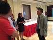 Ông Phùng Tuấn Hà trao đổi với đại diện các quỹ Kl99ok phiên bản mới