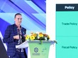 Ông Dominic Scriven trình bày về dự báo tăng trưởng Kl992 cổng game cá cược năm 2025. Ảnh: Lê Toàn