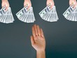Tỷ giá trung tâm ngày 4/3 giảm mạnh, vàng rút ngắn chênh lệch với thế giới