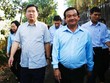 Ông Lê Minh Tấn - Bí thư Huyện ủy Củ Chi (áo xanh) - giữ chức Giám đốc Sở Lao động Thương binh và Trang Chủ KL99Com Số 1 Link Đăng Ký KL999. Ảnh: H.C
