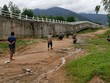 Chiếc cầu máng dẫn nước thủy lợi bị lún, gãy ở xã Tân Xuân, huyện Hàm Tân.