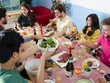 VizEat không chỉ cung cấp sự trải nghiệm về ẩm thực, mà còn cả trải nghiệp văn hóa, sự giao tiếp Trang Chủ KL99Com Số 1 Link Đăng Ký KL999 giữa người chủ nhà và khsach du lịch - Ảnh: VizEat
