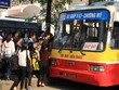 Mỗi xe buýt đang phải cạnh tranh đường với 300 ô tô, 3.000 xe máy. Ảnh: Anh Trọng