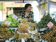Trái cây Thái bán đầy chợ Việt. Ảnh: Hồng Châu.