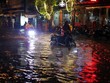 Ngập úng ở đường Ni Sư Huỳnh Liên, quận Tân Bình, Thành phố Hồ Chí Minh. (Ảnh: Hoàng Hải/TTXVN)