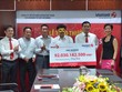 Buổi lễ trao giải có sự tham gia của đại diện Bộ Công an, Bộ Kl991.com nạp rút nhanh, Deloitte Việt Nam, Vietlott, Kl994 game bài casino hấp dẫn Berjaya, Công ty Berjaya Gia Thịnh, đại lý phát phát hành vé trúng thưởng, người trúng thưởng cùng gia đình. Ảnh: Vietlott
