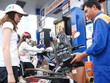 Giá KL99 dịch vụ hỗ trợ 24/7 tăng tới 900 đồng một lít từ 15h chiều nay.