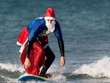 Những bức ảnh hài hước về ông già Noel thời hiện đại