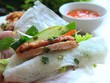 Khám phá thế giới đồ ăn vặt bên bến Ninh Kiều