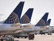 Lôi khách ra khỏi máy bay, United Airlines mất 1,1 tỷ USD