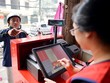 Thu nhập từ bán vé số Vietlott tại Hà Nội đang không đạt kỳ vọng của người bán khi so sánh với việc Kl992 VIP Trang Chủ 2026 các mặt hàng, dịch vụ khác tại cùng mặt bằng, dù mức vốn bỏ ra không hề nhỏ. Ảnh minh họa: Lê Hiếu.