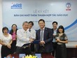 Ông Trần Hải Hà, Tổng giám đốc MBS và ông Trần Đăng Khâm, Viện phó  Viện Link Vào Nhà Cái KL99 COM Tặng +199k - Kl991.com nạp rút nhanh (Đại học Kl992 cổng game cá cược Quốc dân  ký kết biên bản ghi nhớ về hợp tác thường niên giữa 2 đơn vị