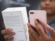 Giá iPhone giảm để chờ đón các siêu phẩm di động sắp ra mắt. Ảnh: Thành Duy.