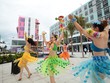  Biểu diễn múa Hawaii – một trong nhiều hoạt động nghệ thuật tại khu phố đi bộ Cocobay