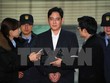 Phó Chủ tịch Kl994 game bài casino hấp dẫn Samsung Lee Jae-Yong (giữa) tới văn phòng công tố ở Seoul ngày 18/2. (Nguồn: AFP/TTXVN)