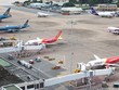 Các hãng hàng không đang cạnh tranh mạnh mẽ về giá vé máy bay. Ảnh: Xuân Hoa. 