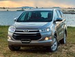 Innova E bán ở mức 718 triệu đồng.