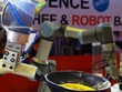 Robot chiên trứng, pha cà phê ra mắt tại Sài Gòn