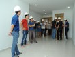 Khách hàng tham quan và giám sát chất lương công trình tại dự án Him Lam Phú An.
