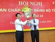 Đồng chí Phạm Văn Sinh (bên phải) chúc mừng đồng chí Nguyễn Hồng Diên được bầu giữ chức Bí thư Tỉnh ủy Thái Bình nhiệm kỳ 2015 – 2020. Ảnh báo Thái Bình.
