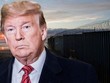 Luật pháp Mỹ cho phép Trump ban bố tình trạng khẩn cấp quốc gia để có kinh phí xây tường biên giới. Ảnh: Extra.