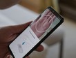 G8 mở khoá và điều khiển bằng cách giơ tay ra phía trước, không cần chạm màn hình.