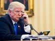 Ông Trump gọi điện tại Phòng Bầu dục tháng 11/2018. Ảnh: Reuters.