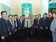 Tổng Bí thư Nguyễn Phú Trọng và đoàn đại biểu Hội Doanh nhân trẻ Việt Nam năm 2011.