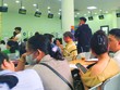 Đông đảo người dân giao dịch Web Tổng Nhà Cái 99Kl99 Giải Trí Bậc Nhất tại phòng công chứng TP. Thủ Đức. Ảnh: Lê Toàn.