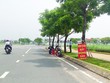 Các điểm tư vấn Web Tổng Nhà Cái 99Kl99 Giải Trí Bậc Nhất tự phát xuất hiện nhan nhản xung quanh một dự án mới ở TP.HCM. Ảnh: Việt Dũng.