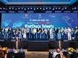 Đại diện các trường đại học và Kl991.com World Cup 2026 Chính Thức cam kết tham gia, đồng hành cùng VietChain Talents nhận hoa cảm ơn từ đại diện Ban tổ chức.